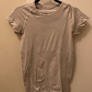 Lululemon lightweight T-Shirt